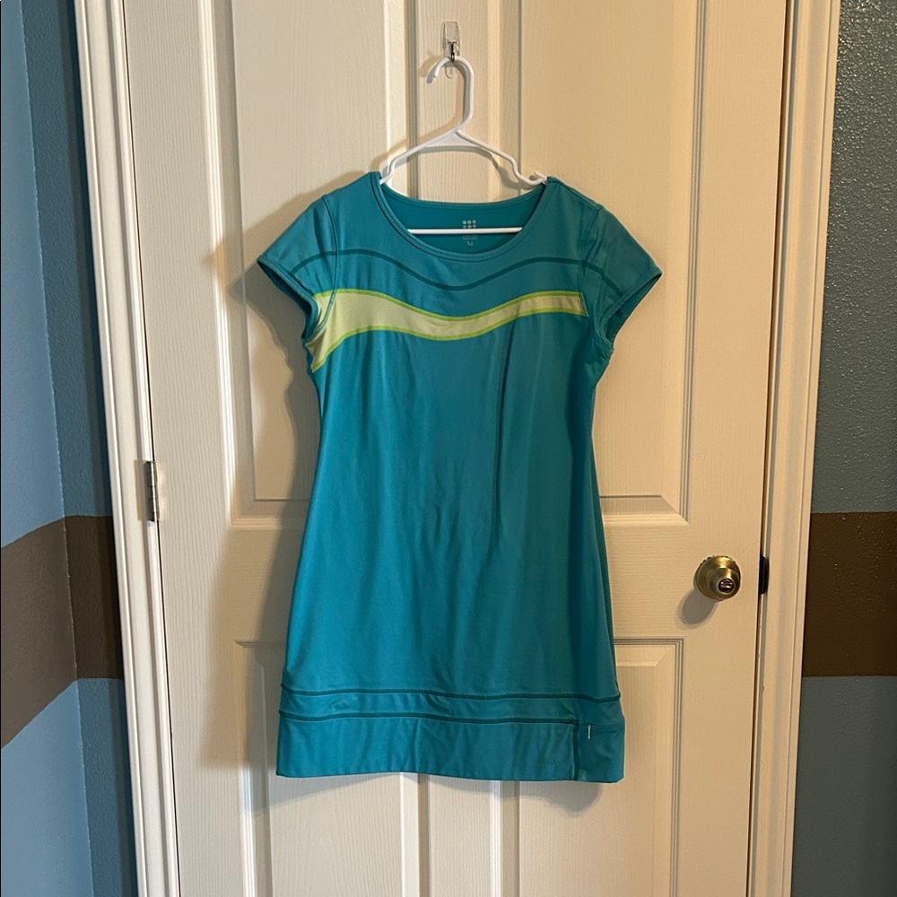 Title Nine Teal Athletic Top